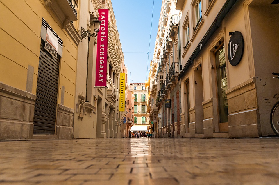 Tipos de alojamiento para despedidas en Málaga